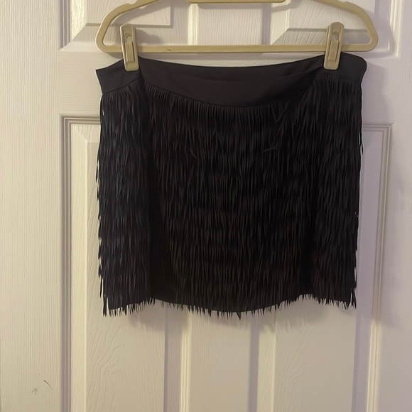 Black fringe mini skirt - Picture 1 of 3